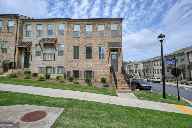 4240 Hickory Pne Aly in Doraville, GA - Foto de edificio - Building Photo