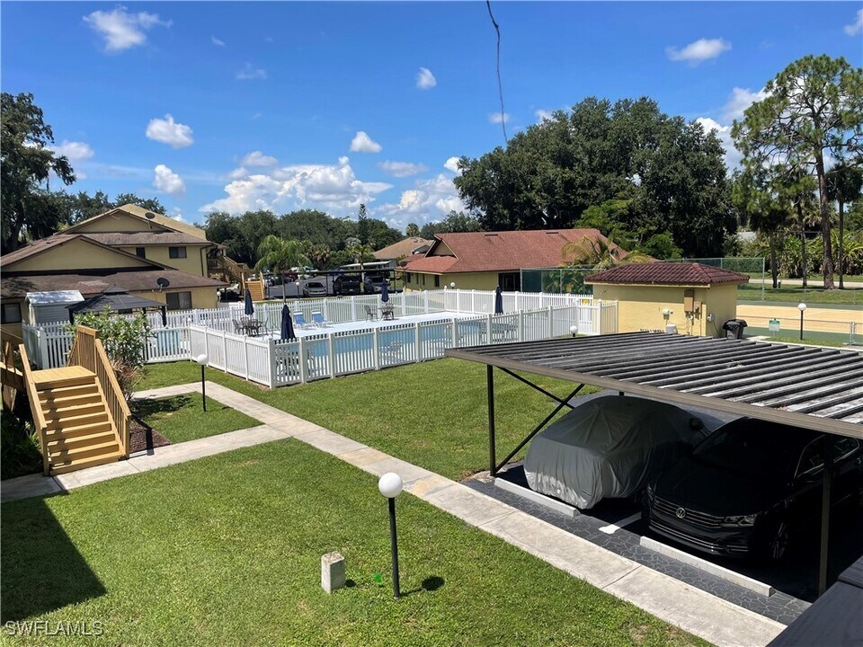2137 Golfside Village Dr in Lehigh Acres, FL - Building Photo