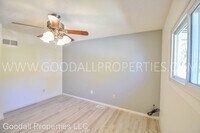 6006 Townsend Ave photo'