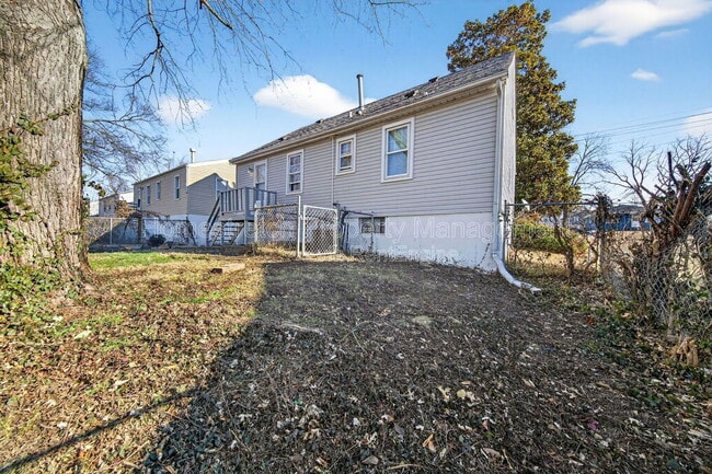 6029 Evergreen Blvd in Berkeley, MO - Building Photo - Building Photo