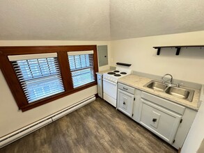 1004 B St in Lincoln, NE - Building Photo - Building Photo