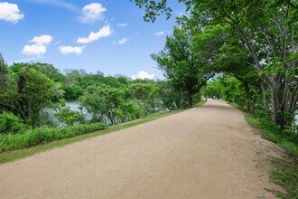 73 Julius St in Austin, TX - Building Photo - Building Photo