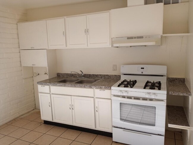 727 W Lakeview Pl, Unit A