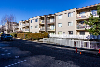 Mountain Ridge in Abbotsford, BC - Building Photo - Building Photo