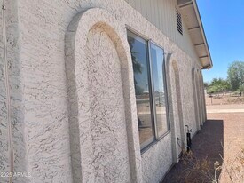 143 S Mountain Rd in Apache Junction, AZ - Building Photo