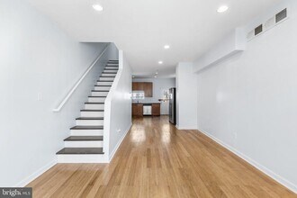 1903 Titan St in Philadelphia, PA - Building Photo - Building Photo