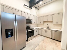 985 Martin Luther King Jr Blvd, Unit 102 in Macon, GA - Building Photo