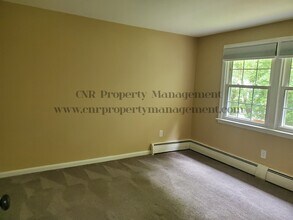8 Myles Standish Dr in Haverhill, MA - Building Photo - Building Photo