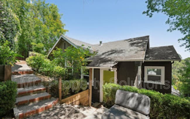 property at 21 Humboldt Ave