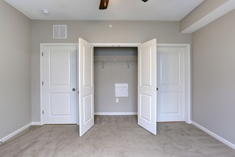 The Paddock at Grandview Apartments in Nashville, TN - Foto de edificio - Building Photo