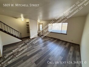 5809 W Mitchell St in West Allis, WI - Foto de edificio - Building Photo