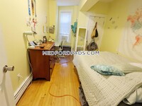 21 Capen St, Unit 1 in Medford, MA - Building Photo - Building Photo