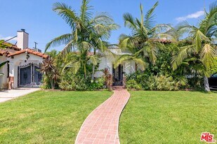 133 N Alta Vista Blvd in Los Angeles, CA - Building Photo