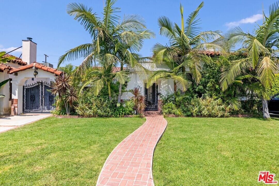 133 N Alta Vista Blvd in Los Angeles, CA - Building Photo