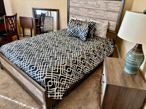 1699 Deep Spring Ave in Las Vegas, NV - Building Photo - Building Photo