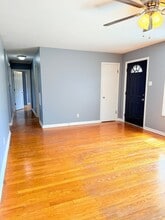 255 Jeanette Dr in Florissant, MO - Building Photo - Building Photo