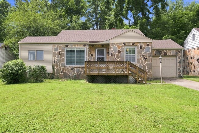 1954 E Cherry St Ct