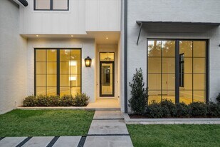 2711 Eastgrove Ln in Houston, TX - Building Photo