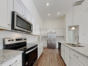 5250 Valley Dr in Cumming, GA - Foto de edificio - Building Photo