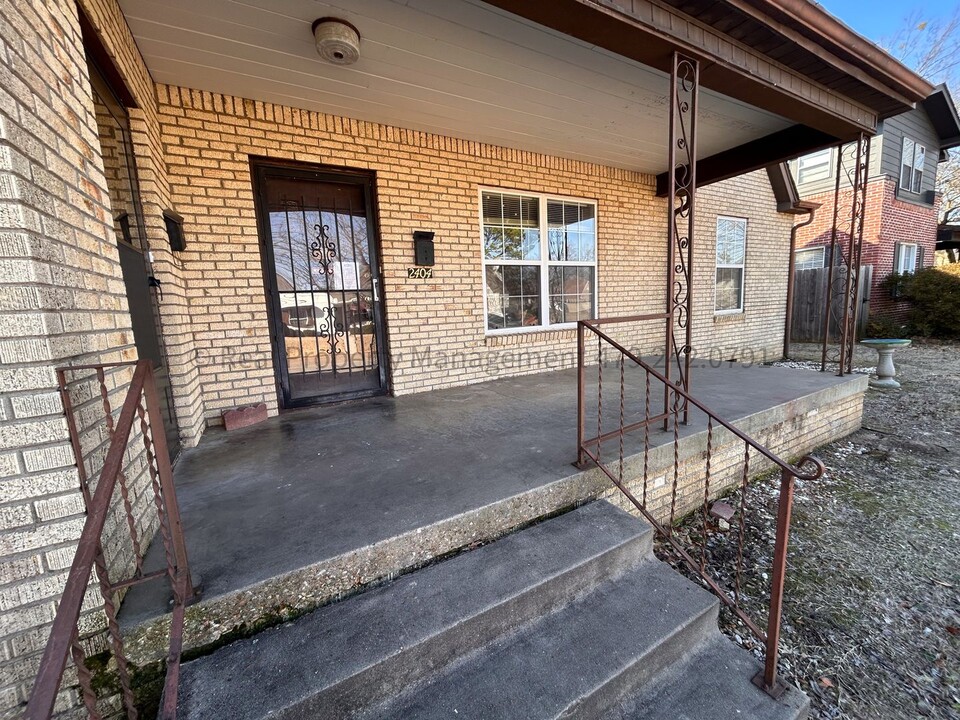 2404 S O St in Fort Smith, AR - Building Photo