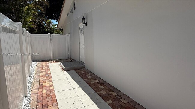 7804 SW 129th Ct in Miami, FL - Building Photo - Building Photo