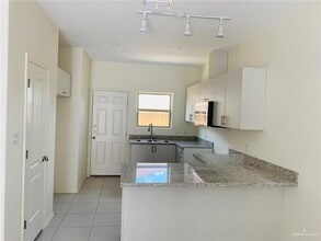 1217 W Garfield Ave, Unit 2 in Alton, TX - Building Photo - Building Photo