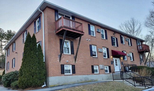 297 Ashland Ave in Southbridge, MA - Building Photo - Building Photo