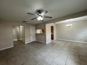 2720 Camelot Dr in Laredo, TX - Building Photo - Building Photo