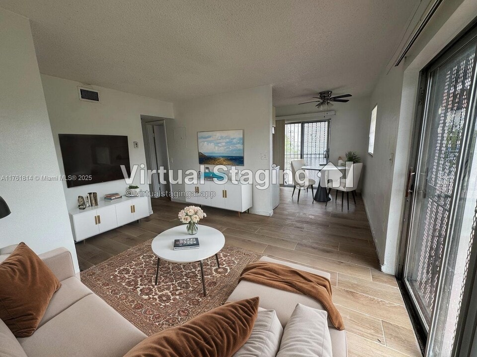 1126 SW 3rd St in Miami, FL - Building Photo