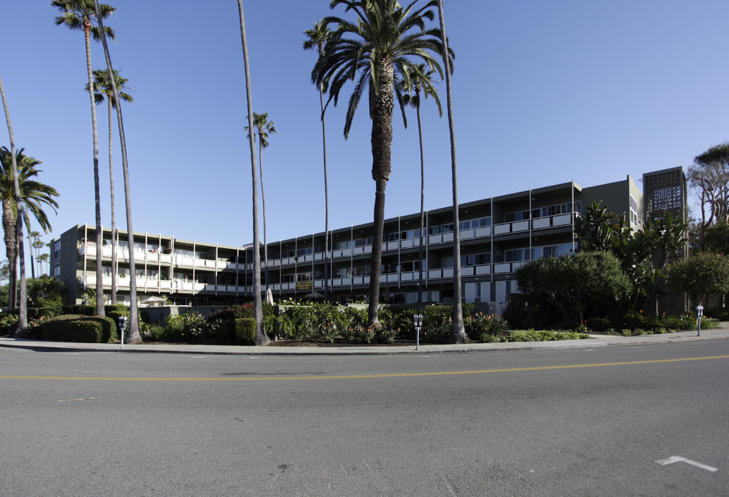 330 Cliff Drive in Laguna Beach, CA - Building Photo