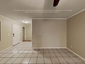 102 Valley Cir in Brandon, FL - Building Photo - Building Photo