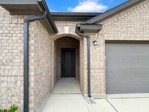 15307 Electra Cir in San Antonio, TX - Building Photo - Building Photo