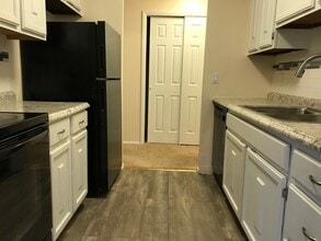 1408 Cherry Hill Dr, Unit 1408 in Arlington, NY - Building Photo - Building Photo
