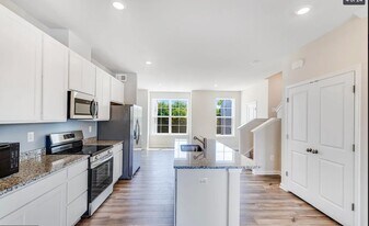 21 Canning Rd in Inwood, WV - Building Photo