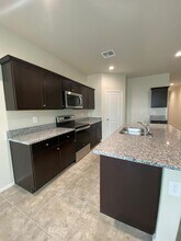 24402 W Pueblo Ave in Buckeye, AZ - Building Photo - Building Photo