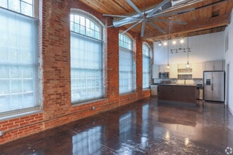 The Lofts in Lagrange, GA - Foto de edificio - Building Photo
