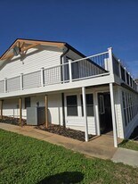 6157 Orville Dr in Flowery Branch, GA - Building Photo