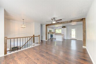 236 E Castle Harbour Dr in Friendswood, TX - Building Photo - Building Photo