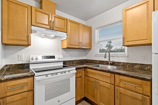 3319 Nevin Ave, Unit D in Richmond, CA - Building Photo