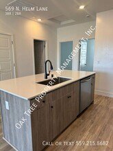 569 N Helm Ln in Clovis, CA - Building Photo - Building Photo