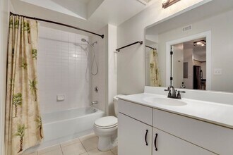1000 New Jersey Ave SE, Unit 819 in Washington, DC - Building Photo - Building Photo