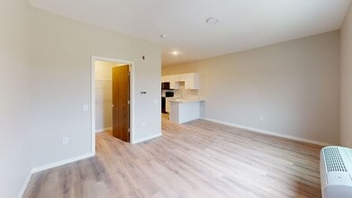 South Pointe Apartments in Council Bluffs, IA - Building Photo - Building Photo