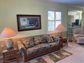 16585 Lake Cir Dr in Ft. Myers, FL - Building Photo - Building Photo