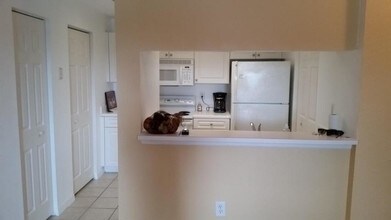 2811 Grande Pkwy-Unit -204 in Palm Beach Gardens, FL - Building Photo - Building Photo
