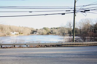 204 Westbrook Rd in Essex, CT - Building Photo - Building Photo