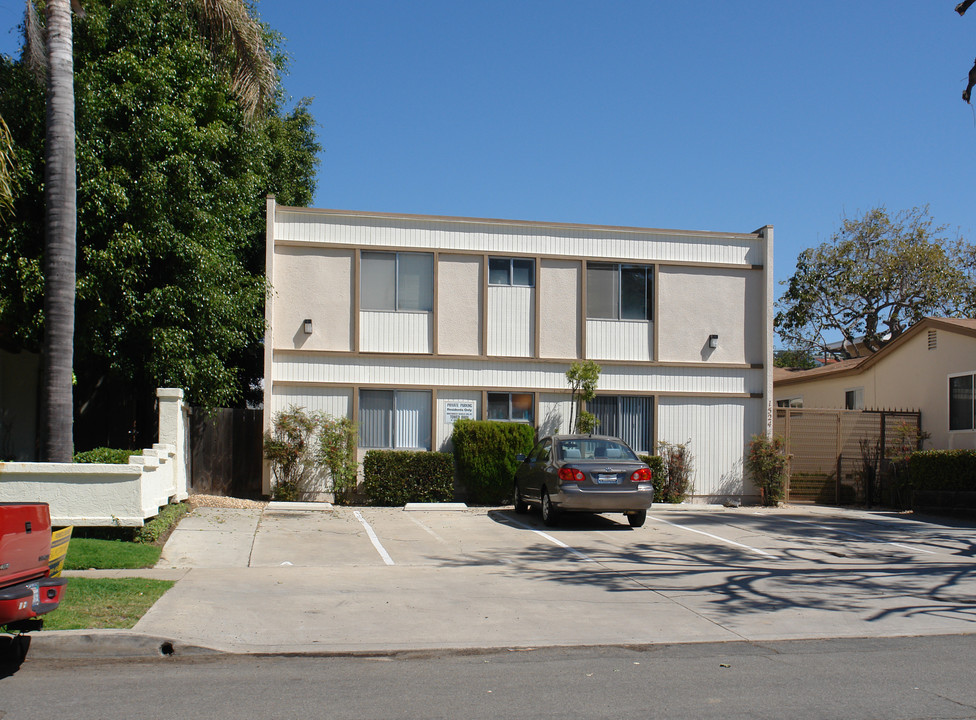 1524 Missouri St in San Diego, CA - Building Photo