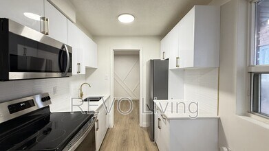 60 Triller Ave in Toronto, ON - Building Photo - Building Photo