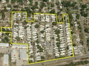 Hibiscus Mobile Home Park in Mount Dora, FL - Foto de edificio - Building Photo