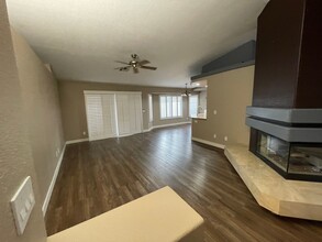 2583 Hummingbird Hill Ave in Henderson, NV - Building Photo - Building Photo