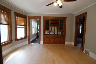 2857 N Murray Ave, Unit 2857 in Milwaukee, WI - Foto de edificio - Building Photo